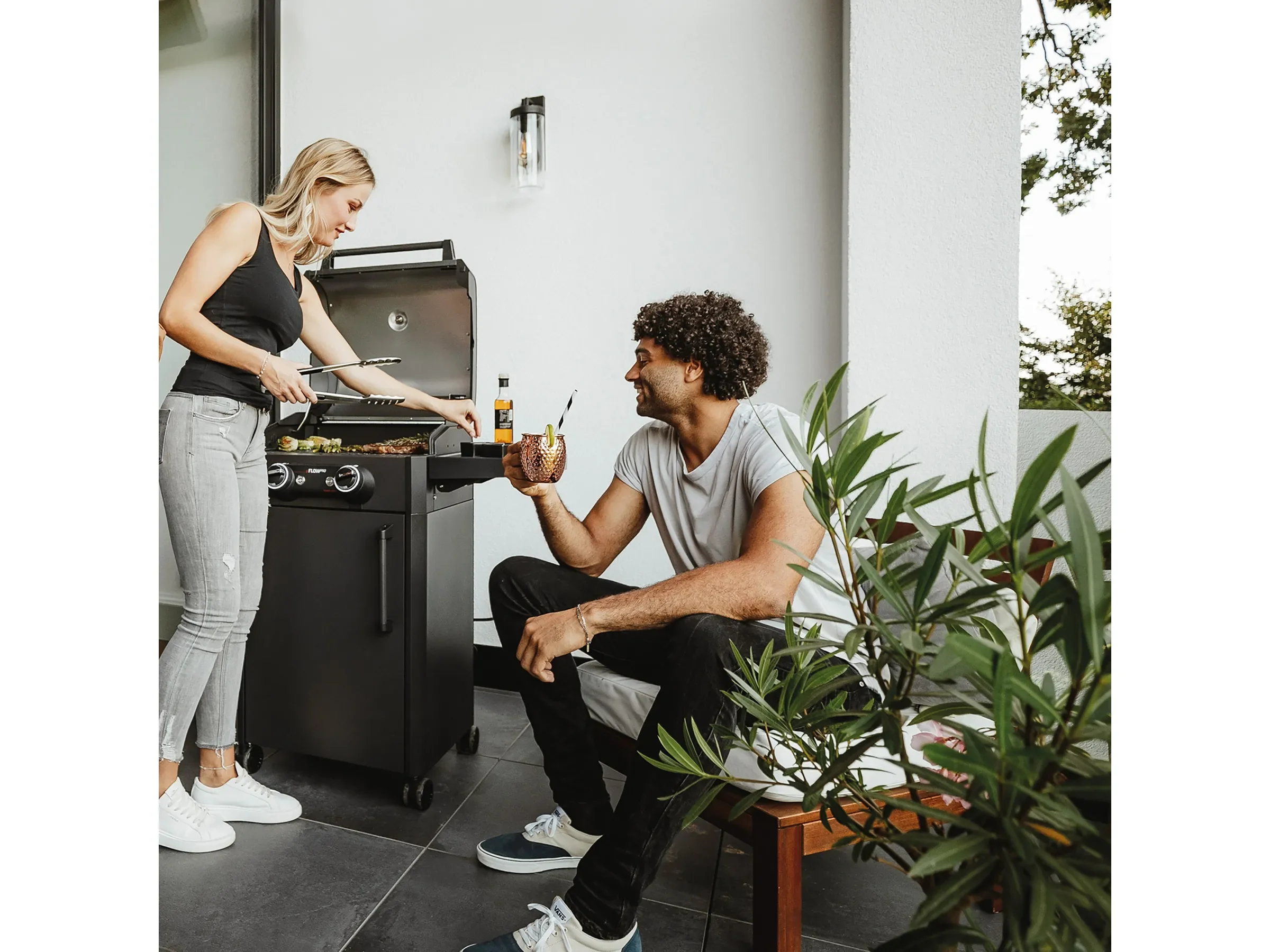 Enders Elektrogrill eFlow Pro 2 Turbo Shadow 3 kW Mattschwarz Outdoor