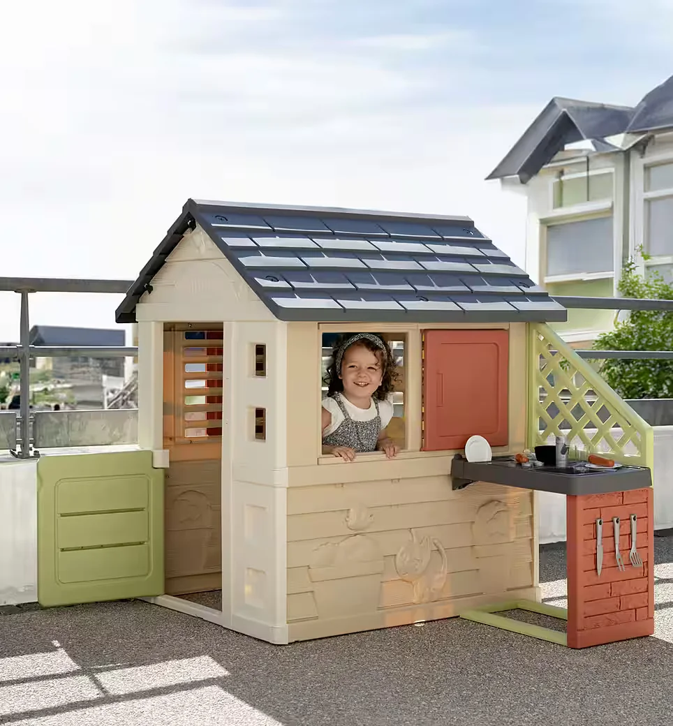 Spielhaus Smoby Life Natur mit Küche für Kinder im Garten