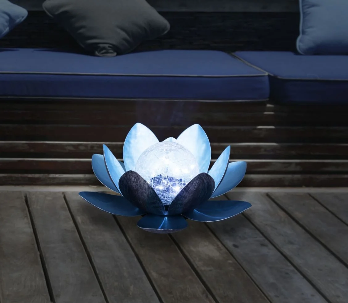 TrendLine LED Solarleuchte Seerose silber Außen Deko Garten