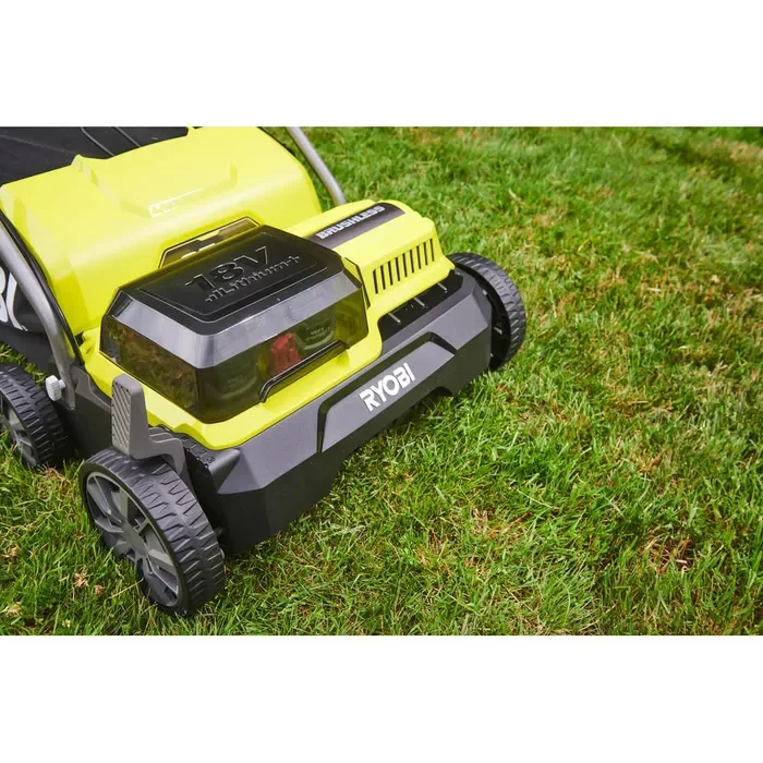 Ryobi Vertikutierer RY18SFX35A-240 ONE+, Akku, 2x18V / 4Ah, mit 2 Akkus, Ladegerät, Fangkorb 55 Liter
