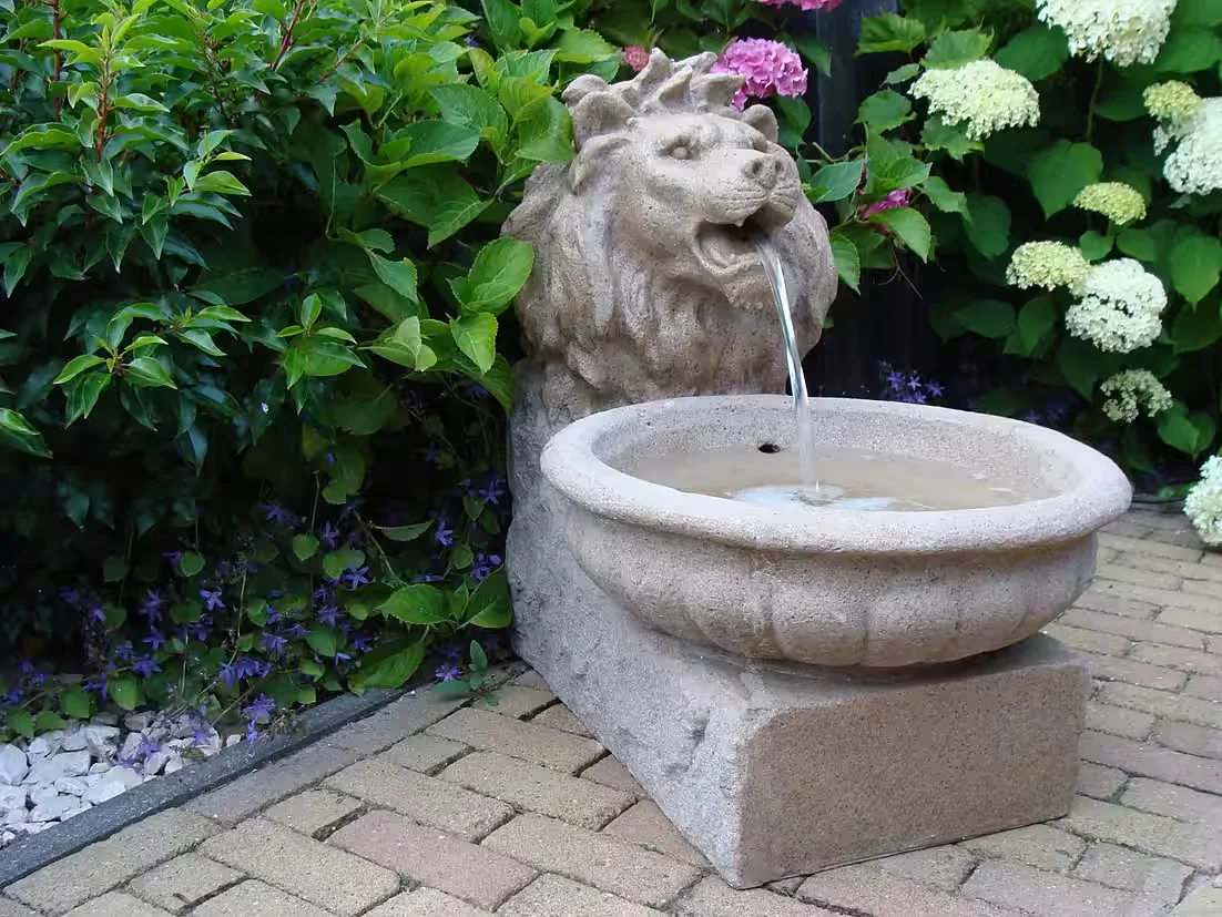 Gartenbrunnen Basel Wasserspiel für Garten und Terrasse